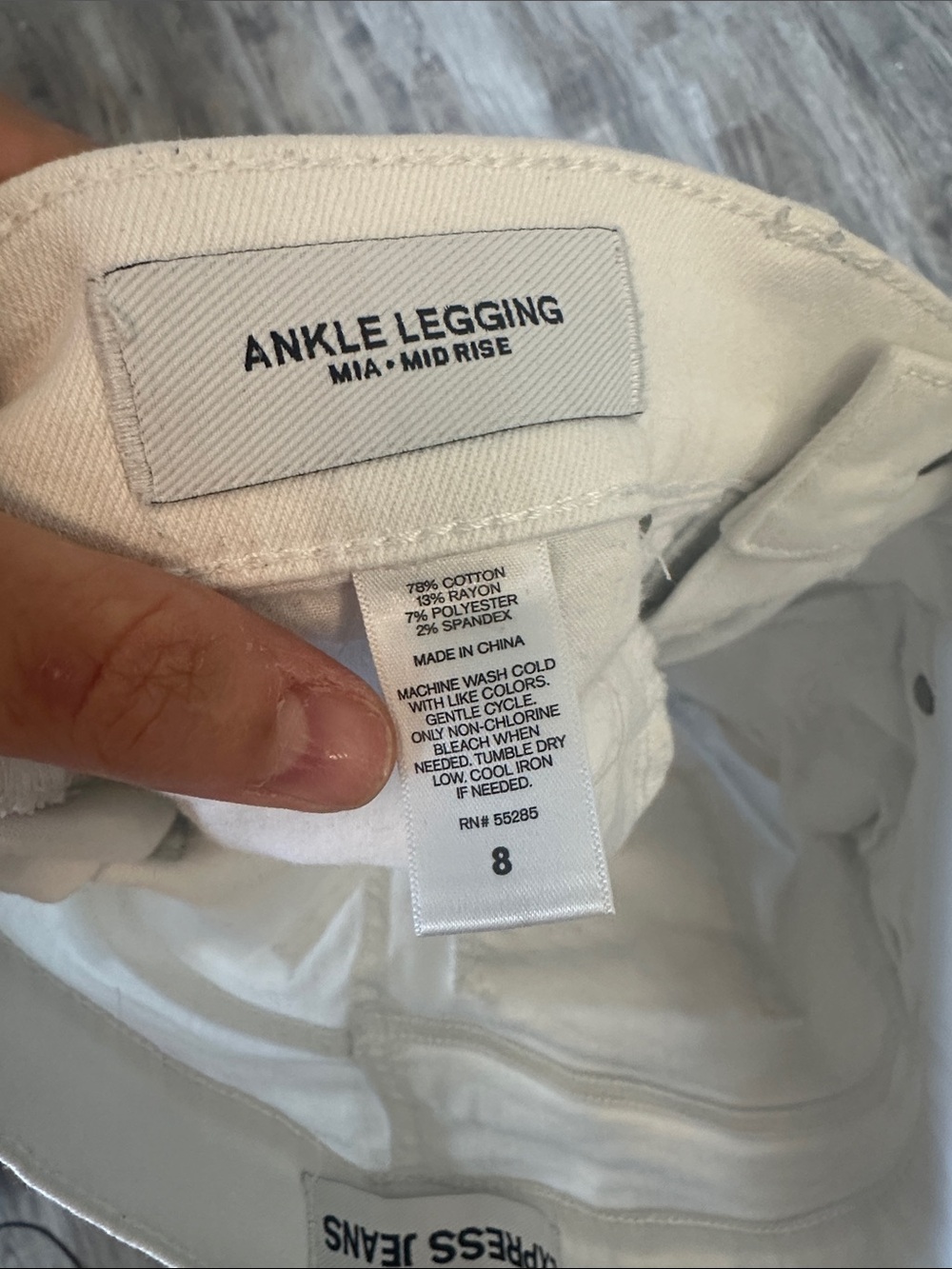 Express Mia Mid Rise Size 9 White Ripped Skinny Jeans - Picture 7 of 7